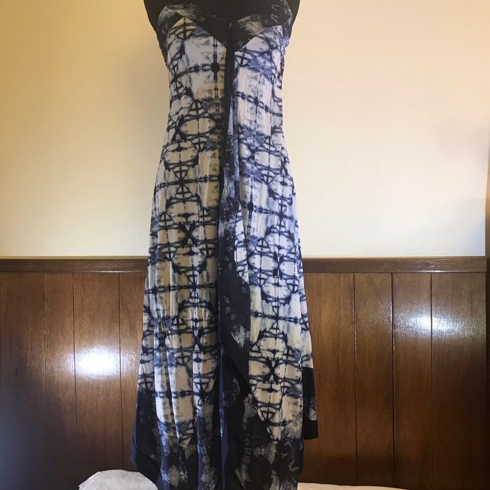 Summer dress with handkerchief hem